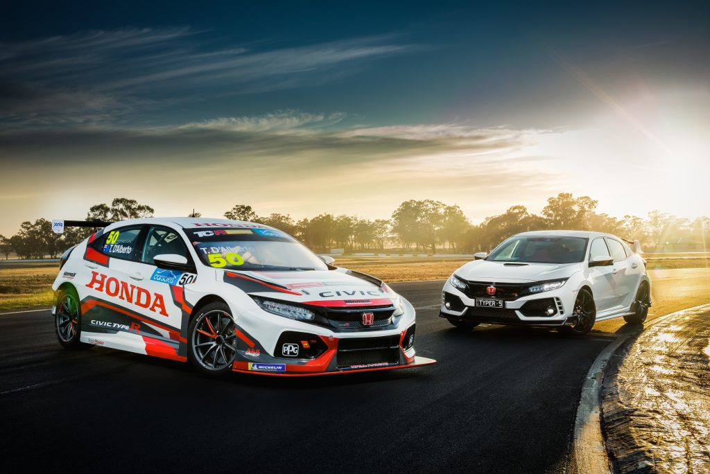 tcr-australia-wall-racing