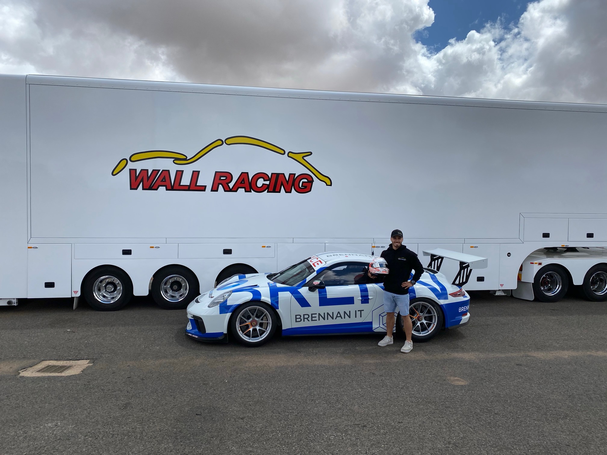 Wall Racing will field three Porsches at the opening Carrera Cup round